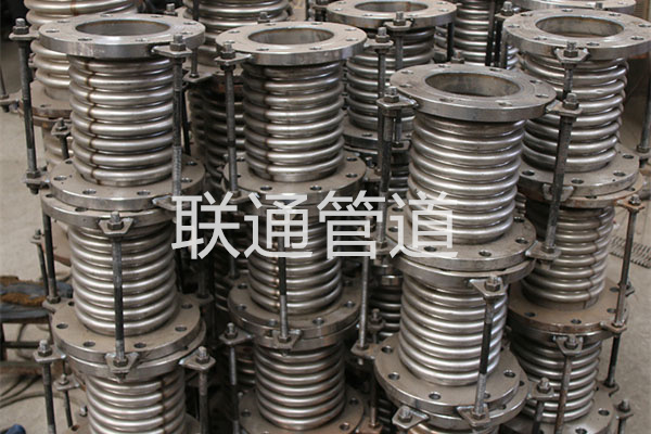 管道补偿器起什么作用