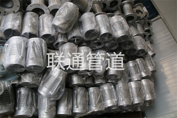 给水管道伸缩补偿器