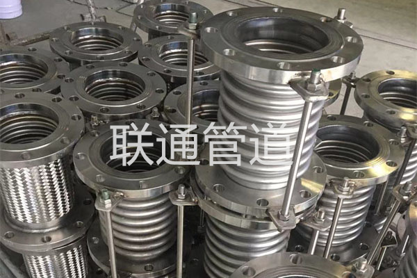 供热管道补偿器安装