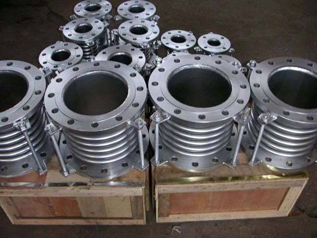 管道波纹补偿器怎样使用